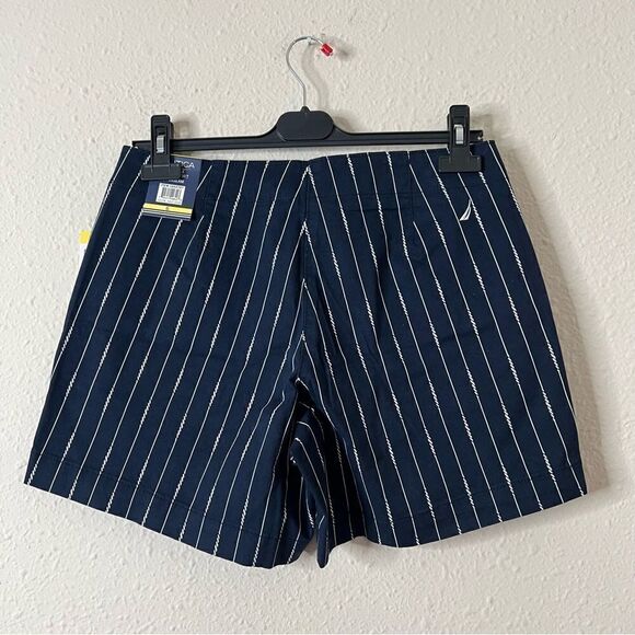 Nautica Women’s Mid Rise Twill Shorts NEW Size 6 - Picture 5 of 7